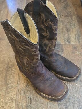 Kids Brown Western Pull-On Boots - Durable Leather Youth Cowboy Style